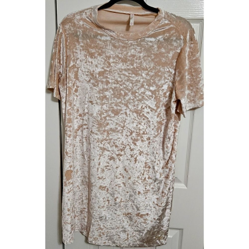 Women's Velvet Dress EUC Size Small in Light Pink